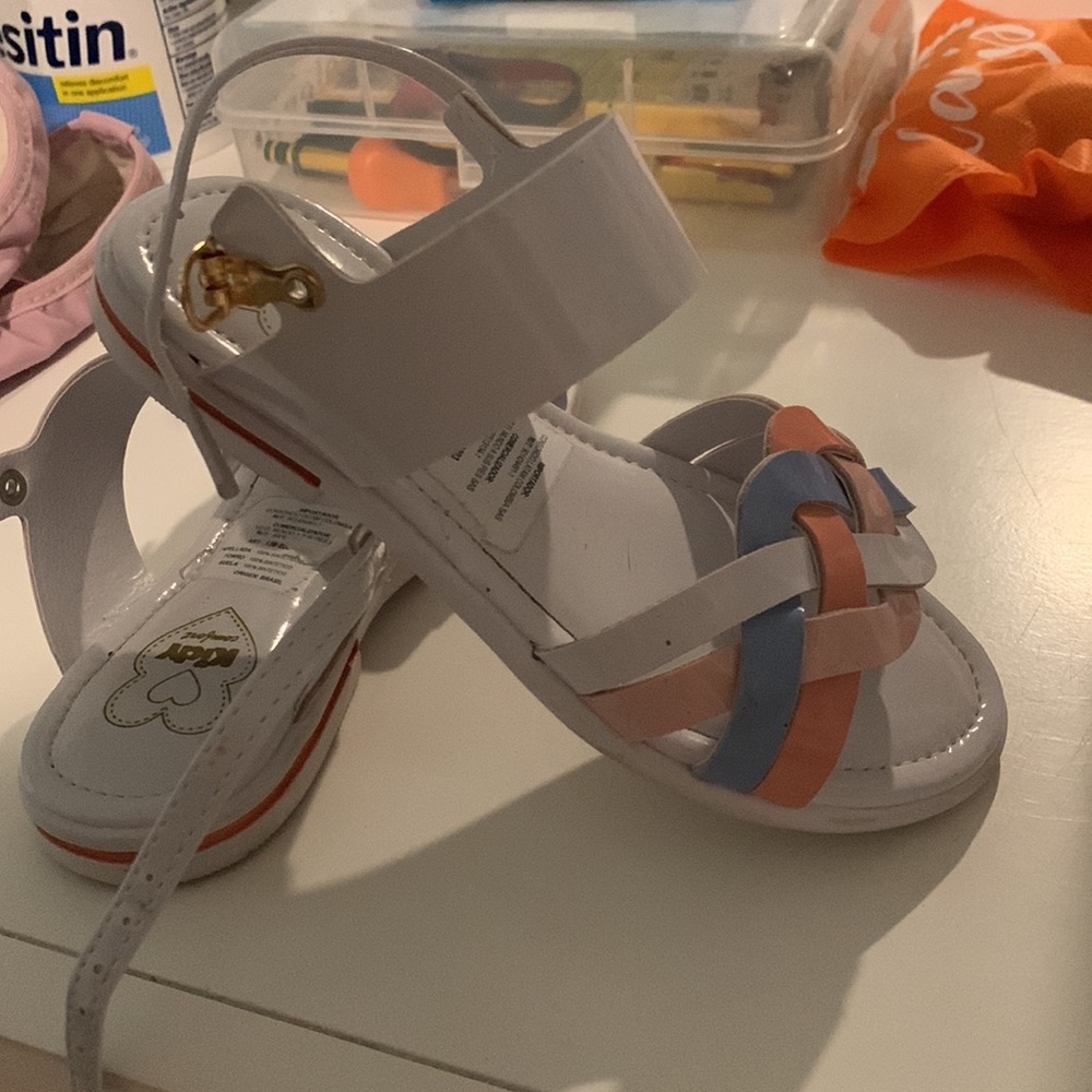 White sandals - Picture 3 of 3